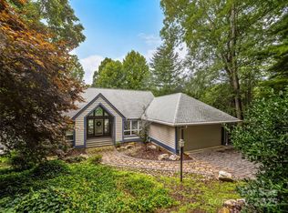 209 Fern Creek Dr, Flat Rock, NC 28731