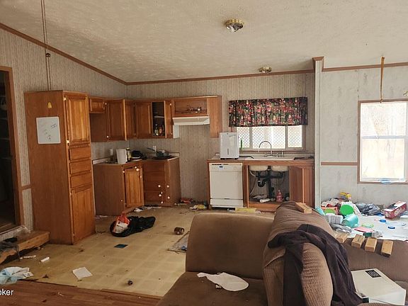 4th image of 206 Highland Ave