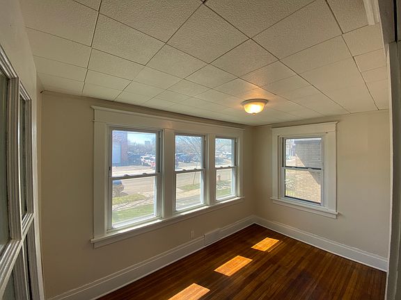 2nd image of 509 Hinman Ave Unit 1