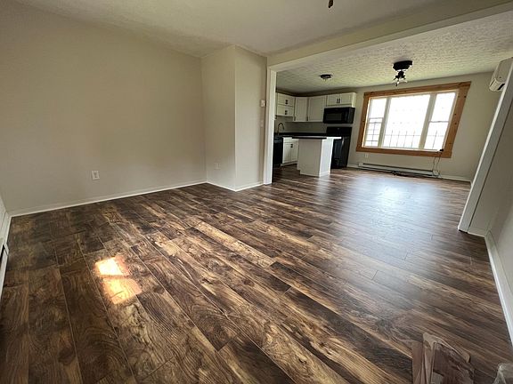 4th image of 30 Country Aire Ln Unit 1