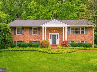 1725 Fox Run Ct, Vienna, VA 22182