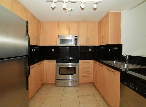3rd image of 511 SE 5th Ave APT 1812