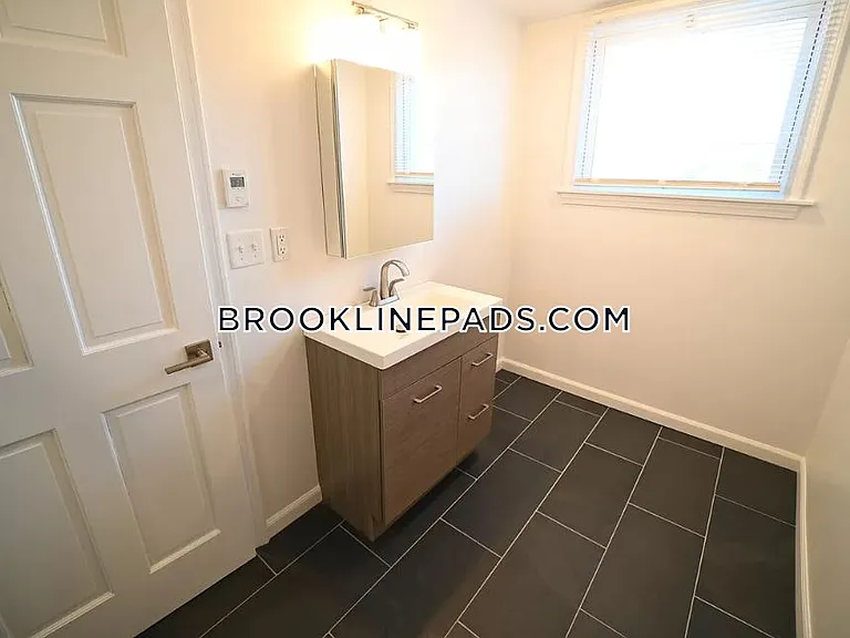 1414 Beacon St #3F — Photo 11