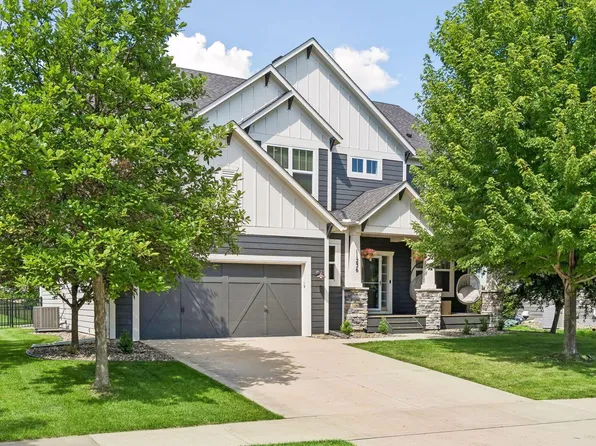 11236 Whitewater Dr, Woodbury, MN 55129