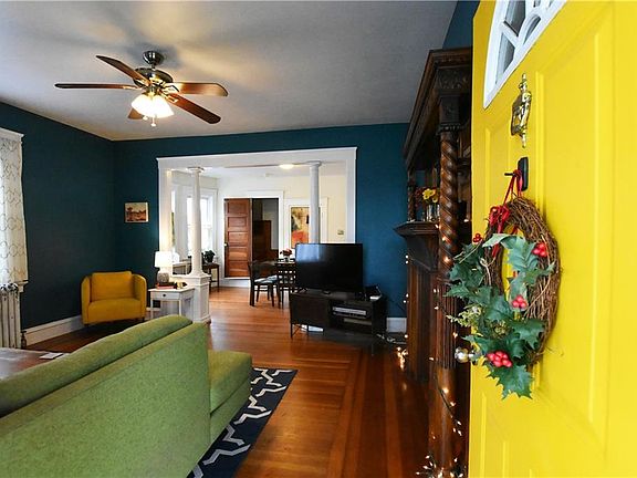 5th image of 208 Woodward Ave