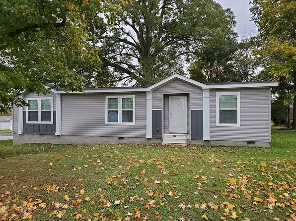 209 E Market St, Mc Leansboro, IL 62859