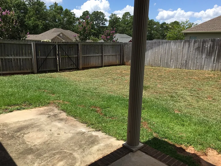 101 Avalon Ln — Photo 24