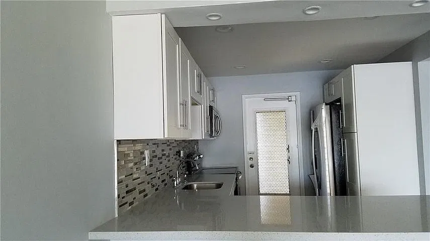 3 bed, 1400 sqft, $2,500 — Photo 1