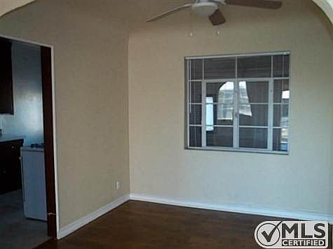 4th image of 3927 Hamilton Ave