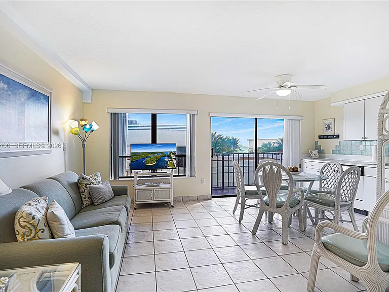3215 N Ocean Dr #301 — Photo 4