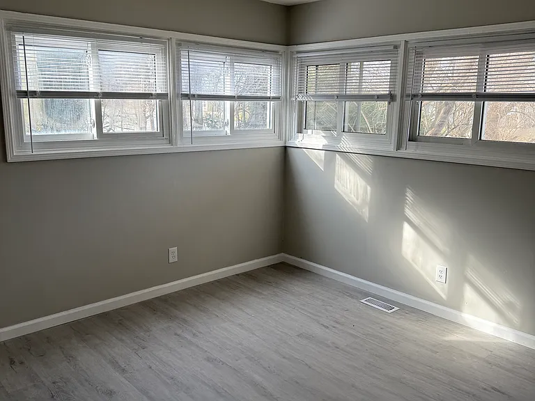 905 N University Blvd — Photo 23