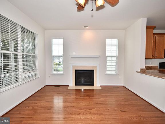 4th image of 9525 Eredine Way