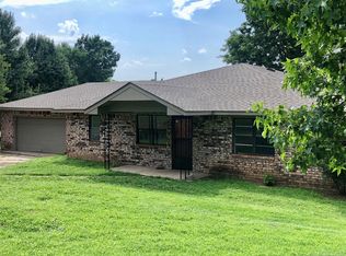 641 N 82nd St W, Muskogee, OK 74401