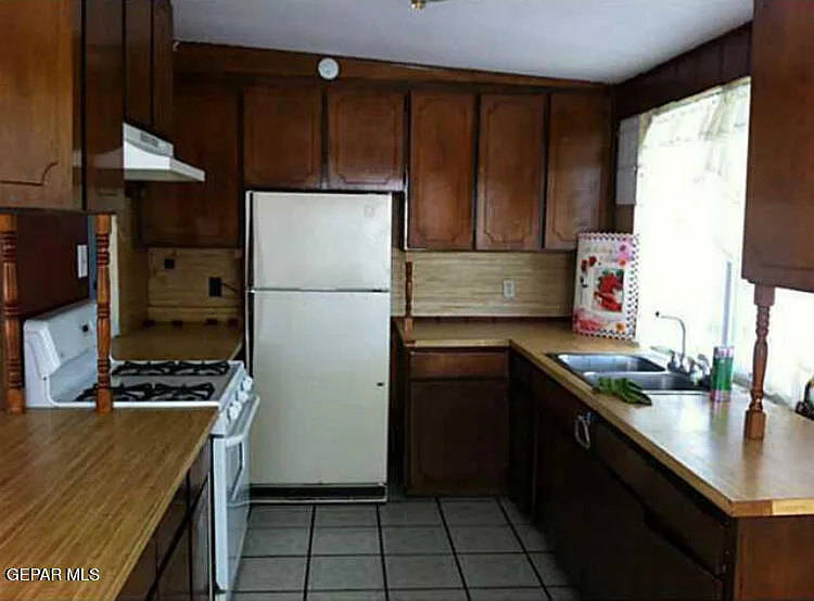 908 Marlow Rd — Photo 4