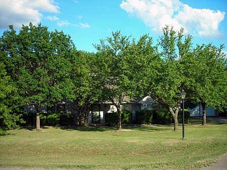 2nd image of 1127 Rocky Brook Dr