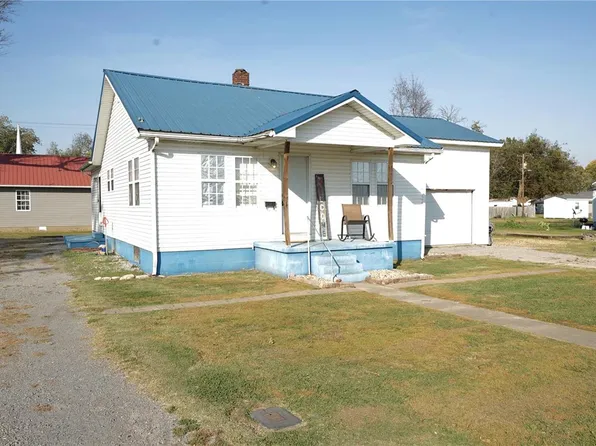 1303 Olive St, Dexter, MO 63841