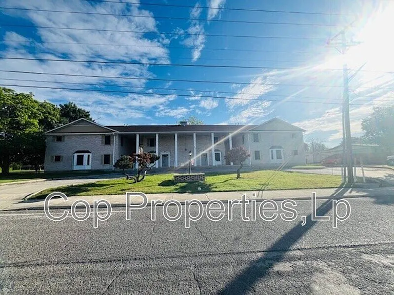 811 Jackson Keller Rd #3 — Photo 1