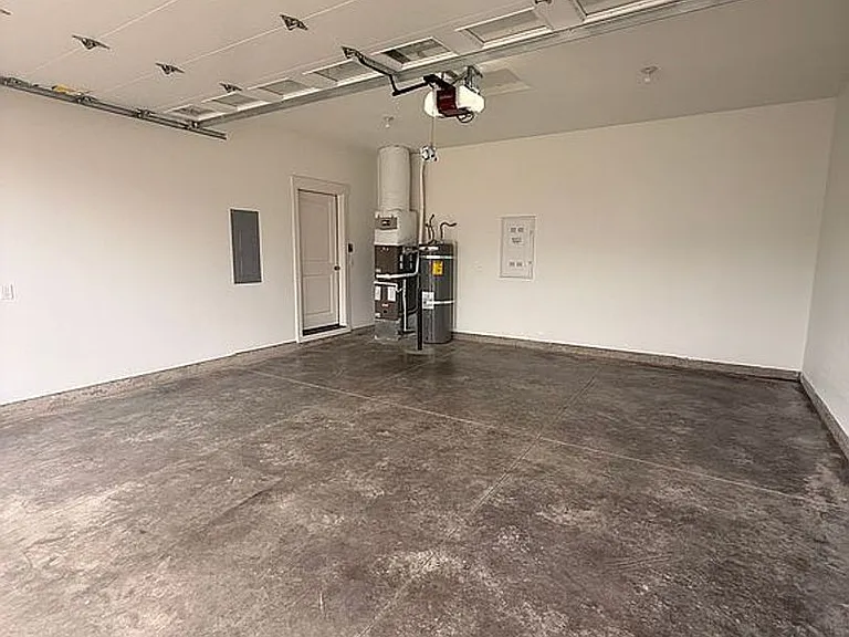 211 NE Alder Way #211NE — Photo 13
