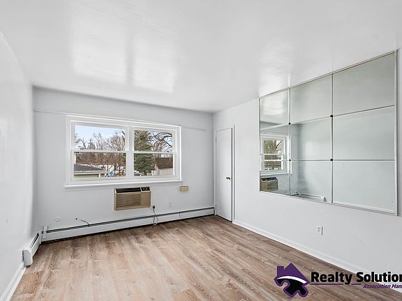 4th image of 106 Newton Ave #B2