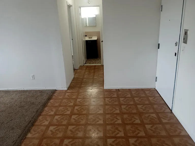 1315 Noble Ave #C2 — Photo 3