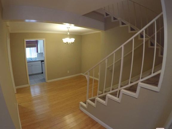 4th image of 1431 Stanford St APT 2