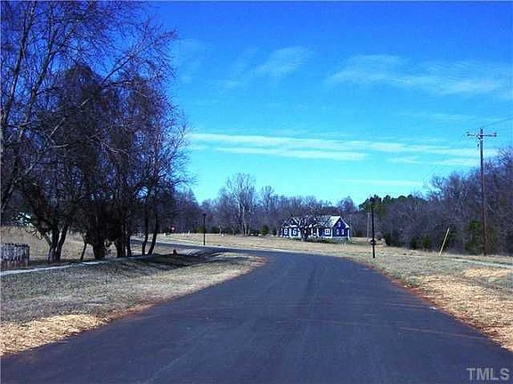 4th image of 6 Morelanda Dr