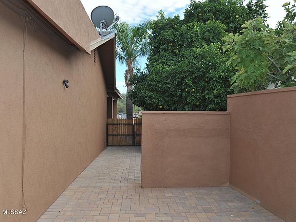 5th image of 2606 E Keswick Cir