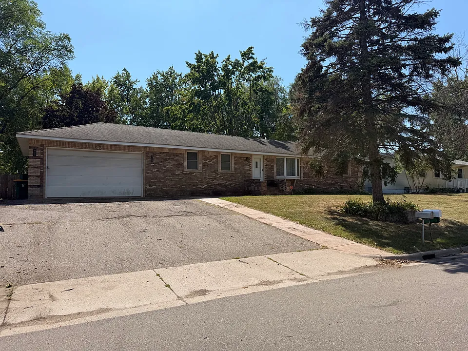 1209 Pearson Pkwy