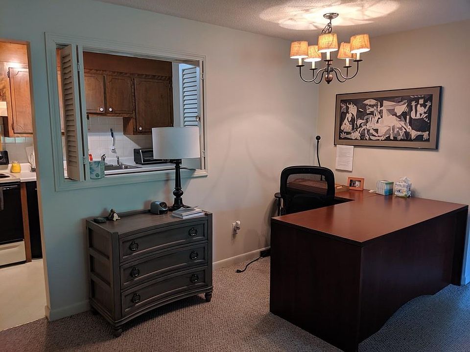 2nd image of 3 Hallmark Gdns APT 10