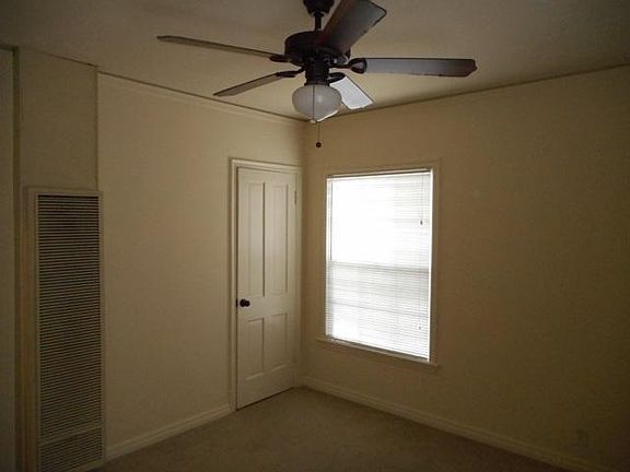3rd image of 6836 Camrose Dr