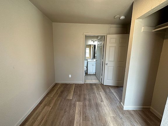 5th image of 3620 Willow St APT D