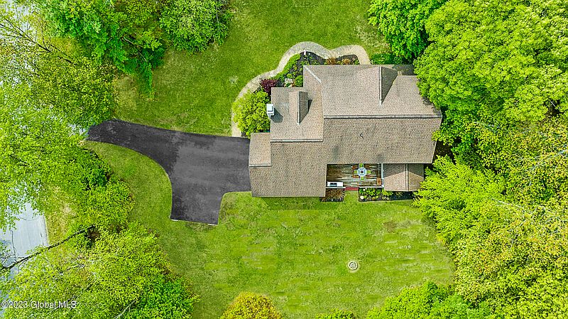 4th image of 30 Brookstone Drive