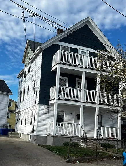 8 Magnolia St #3 — Photo 1