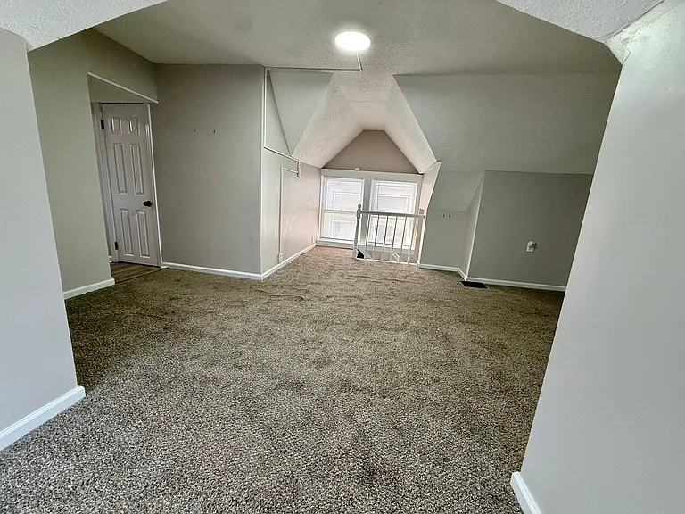 2023 Greenup St #3 — Photo 6