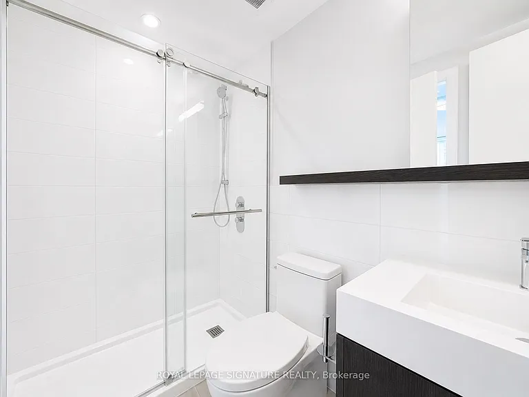 664 Spadina Ave #204 — Photo 9