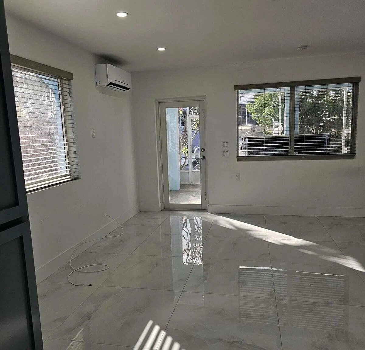 Studio, 1.0 bath, $1,542 — Photo 2
