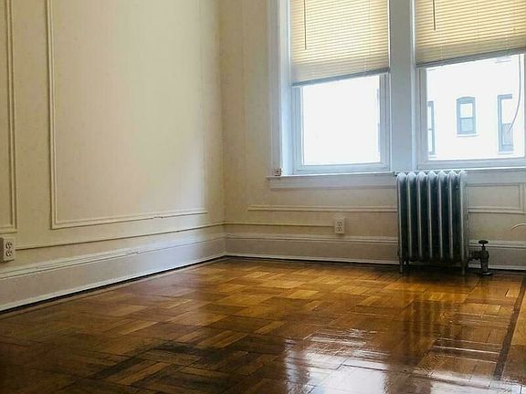 4th image of 23-61 28th St #2A2
