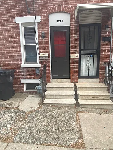 1227 Linden St Photo 1