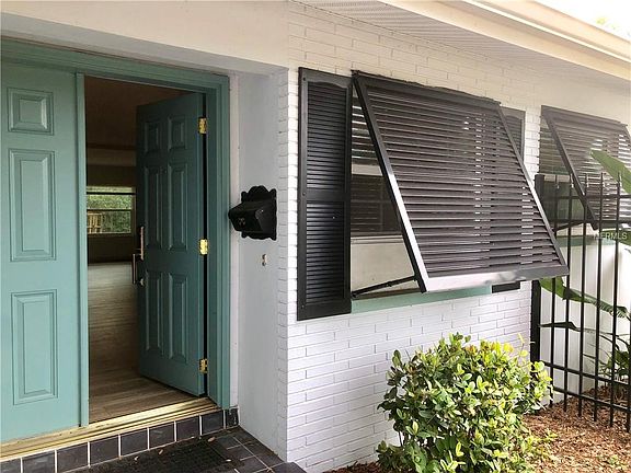 5th image of 229 S Garden Cir