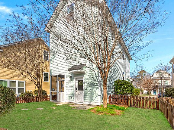 4th image of 102 Green Grass Rd