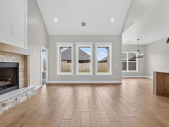 5th image of 10404 SW 49th St