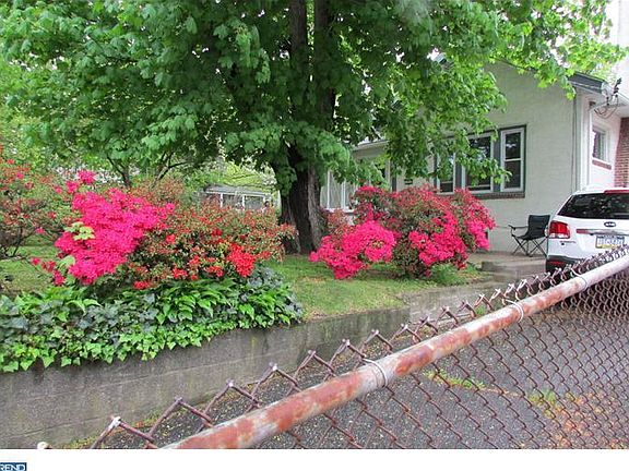 3rd image of 303 E Glenolden Ave