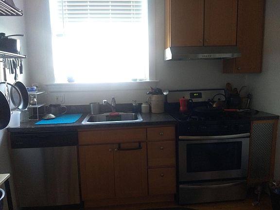 2nd image of 1605 W Thome Ave #3