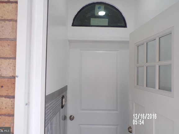 3rd image of 806 Princeton Ave