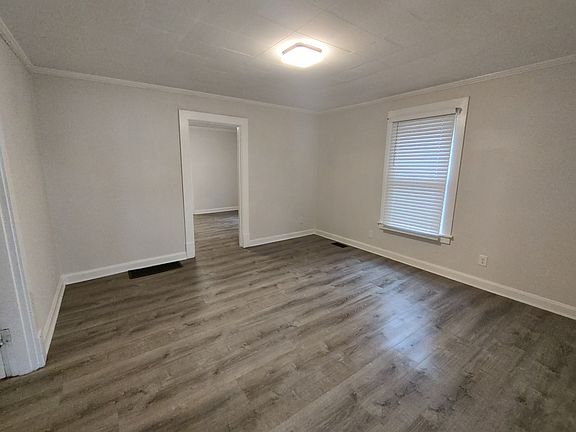 4th image of 1504 Oak Hill Dr