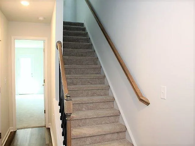 1079 Shoreside Dr — Photo 5