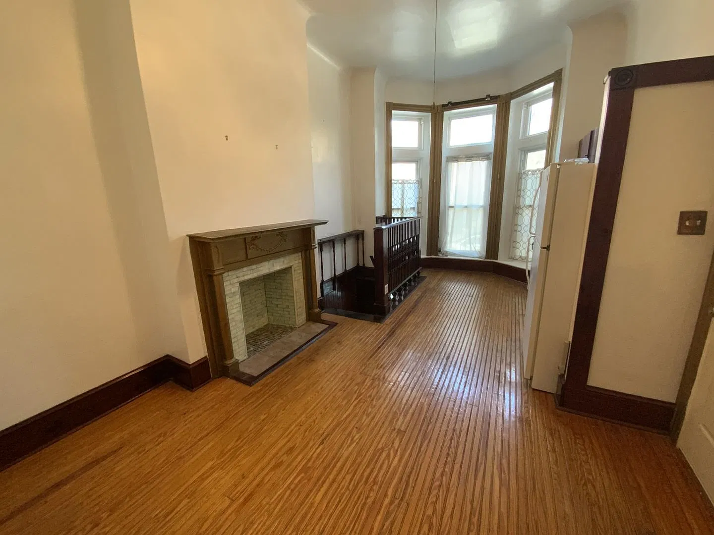2735 Saint Paul Street — Photo 2