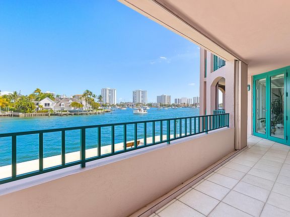 2nd image of 140 SE 5th Avenue #253