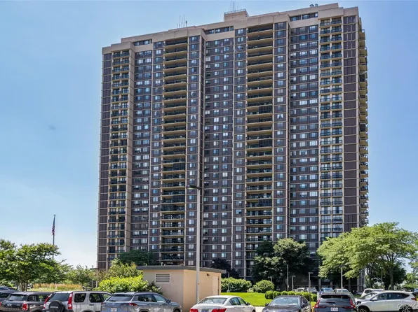 27010 Grand Central Parkway #4H, Floral Park, NY 11005