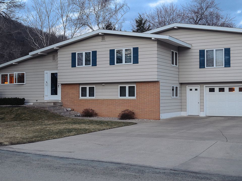 1st image of 1071 Shorewood Dr